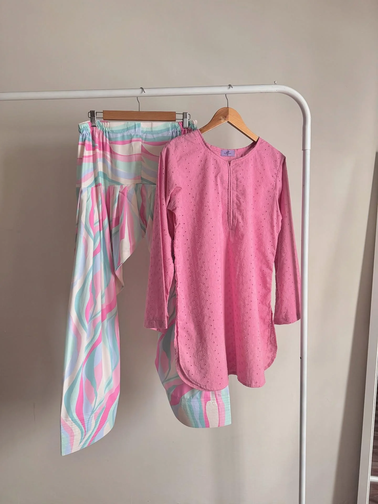 Blush Chicken Kari Farshi Shalwar - Image 4